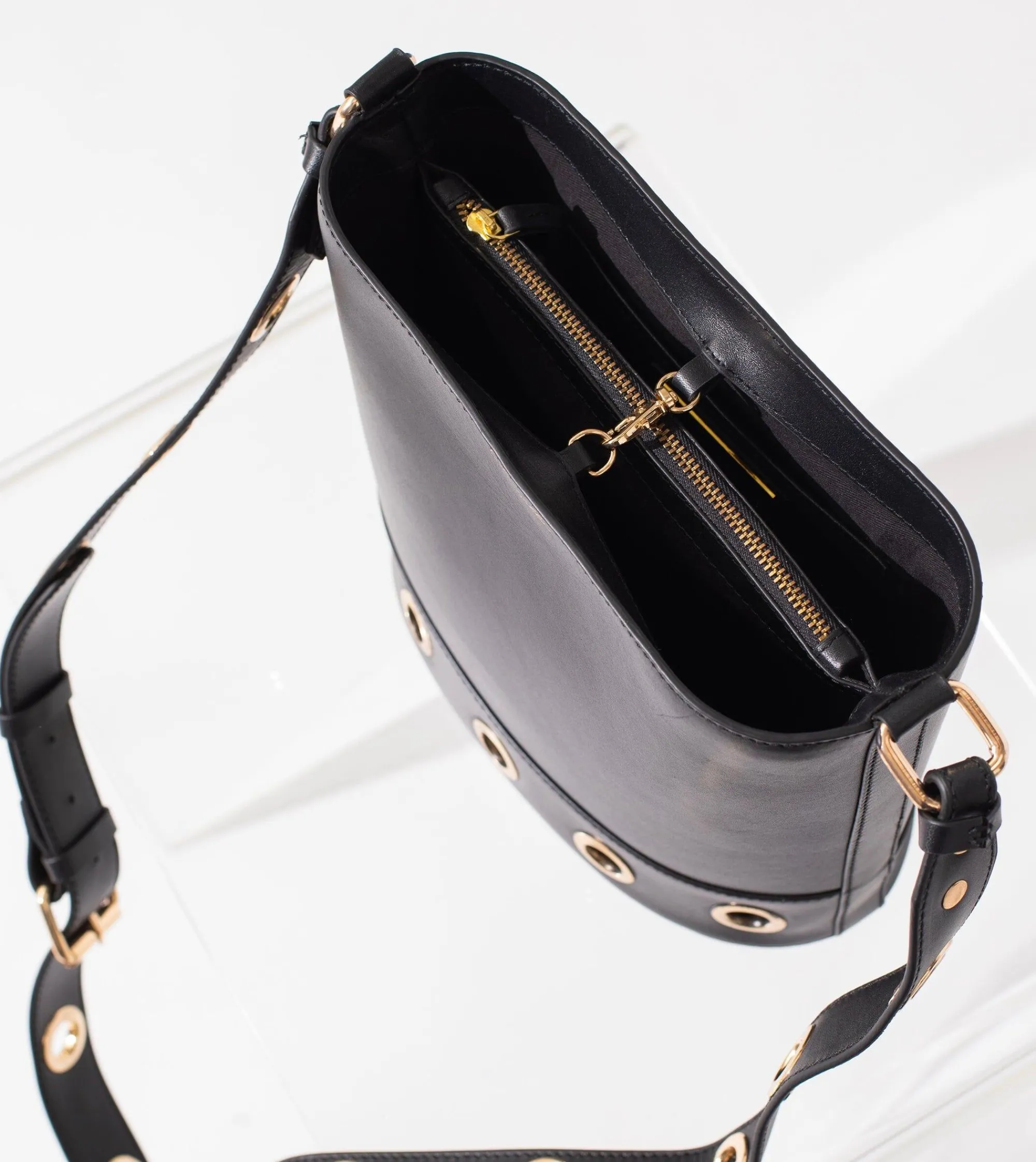Cleobella Handbags-Rochelle Bucket Bagblack